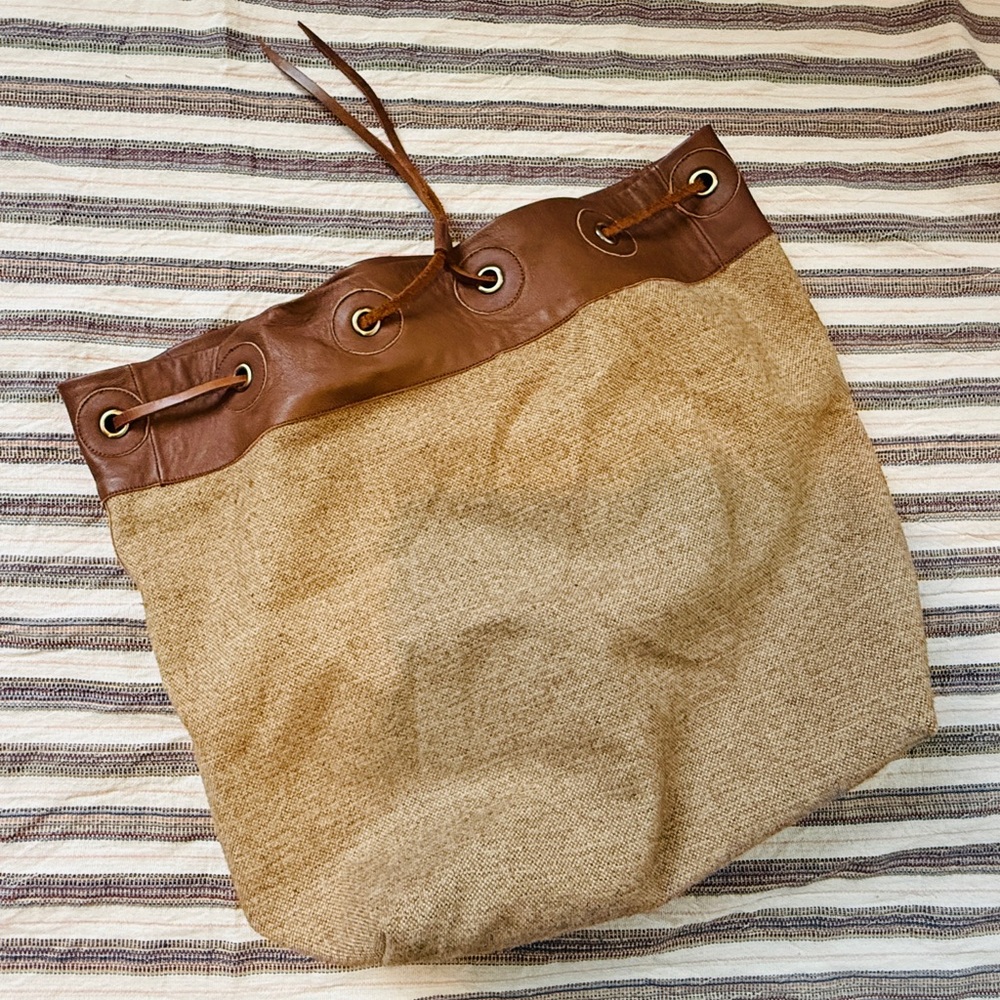 A TOTAL STEAL! Parisian Brown Leather Lattice Tote w/ Canvas Insert - Picture 4 of 7